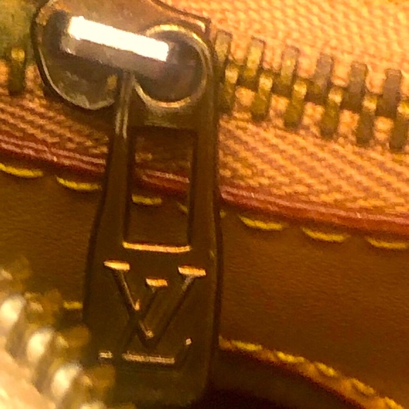 Designer Inspired handbag - Picture 11 of 16